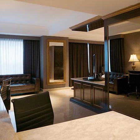 Myko Hotel & Convention Center Makassar Eksteriør billede