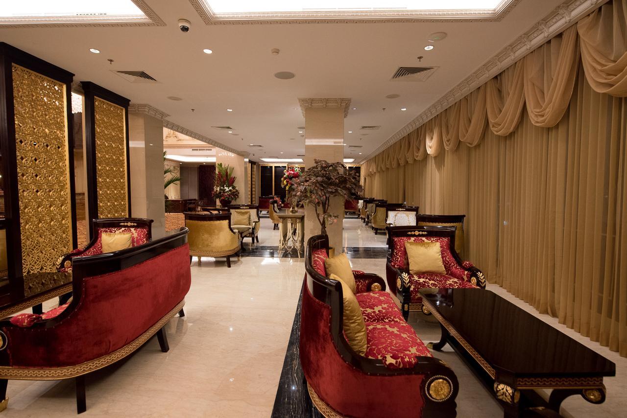 Myko Hotel & Convention Center Makassar Eksteriør billede