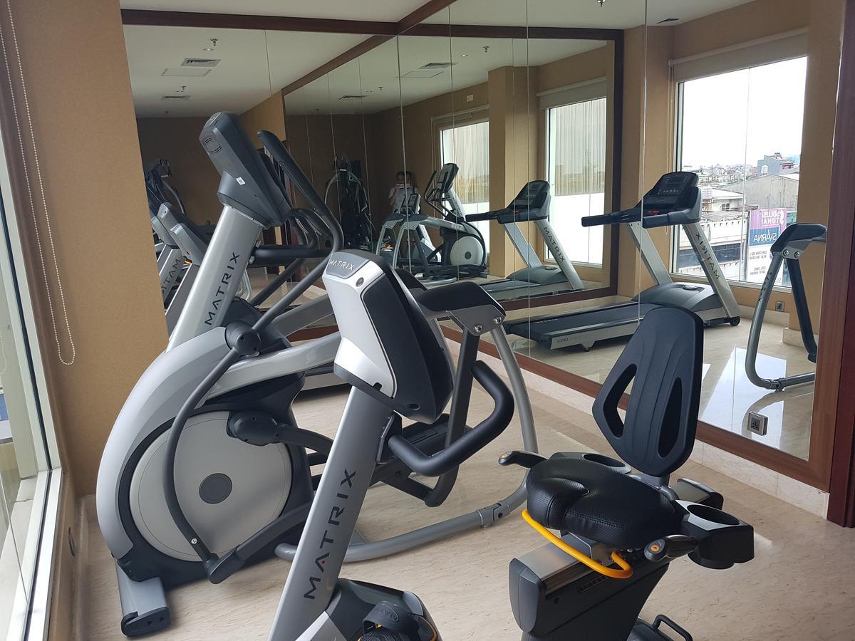 Myko Hotel & Convention Center Makassar Eksteriør billede